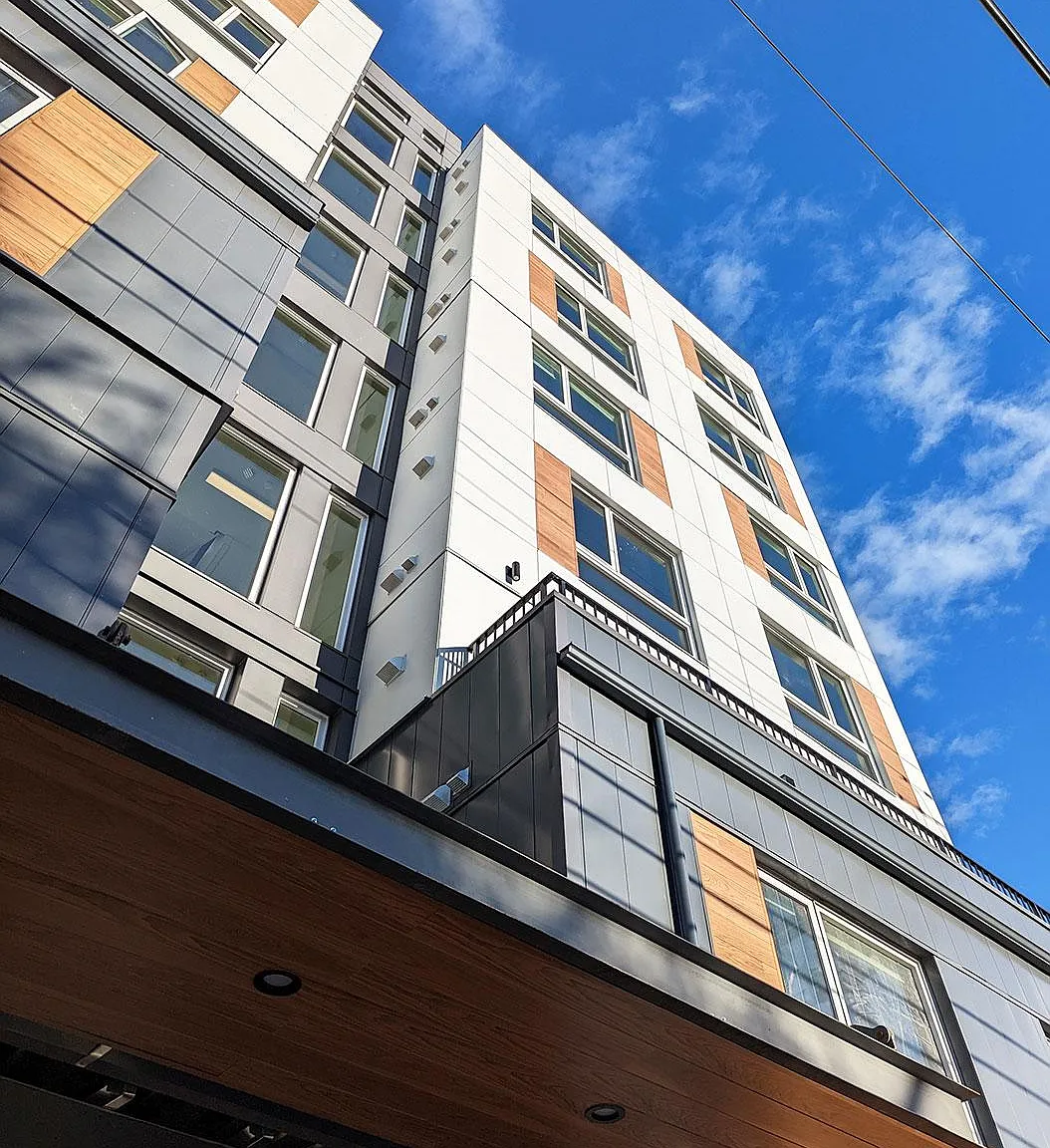 Viola Apartments — Photo 4