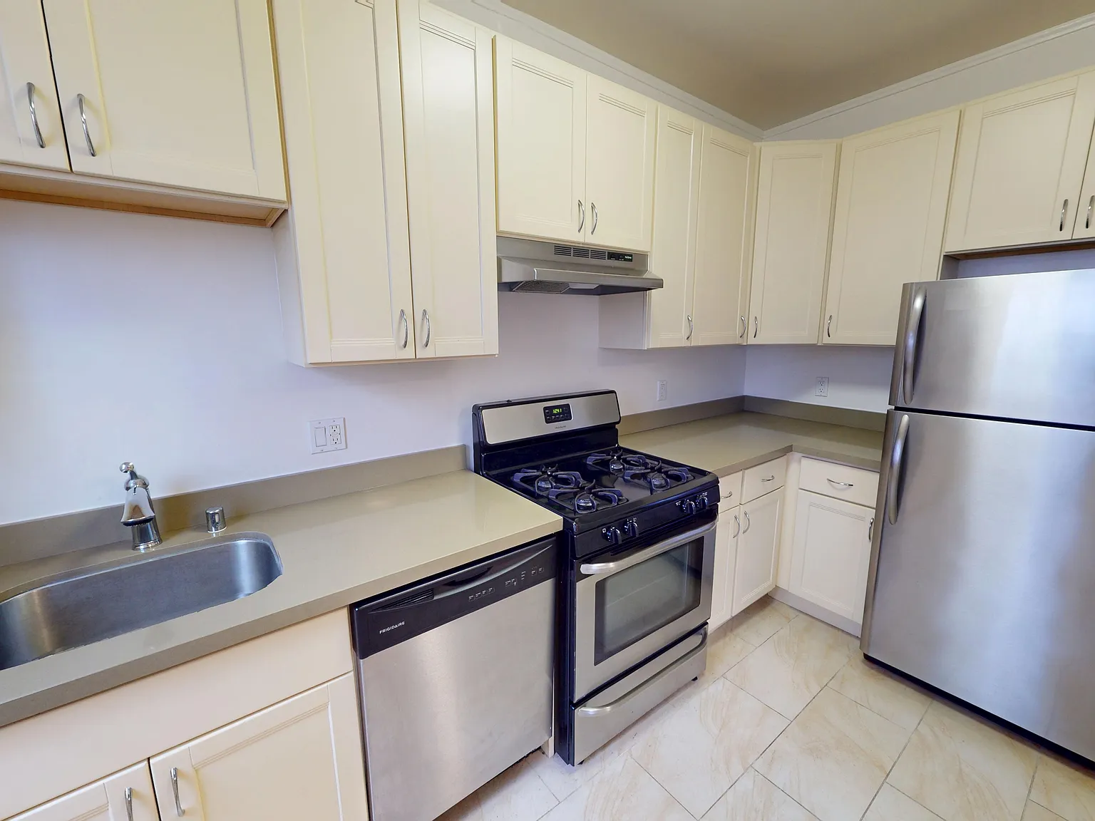 655 Stockton Street — Photo 2