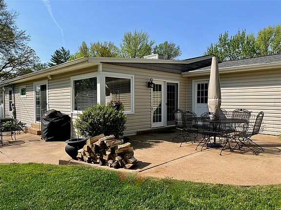4th image of 978 Sandstone Dr