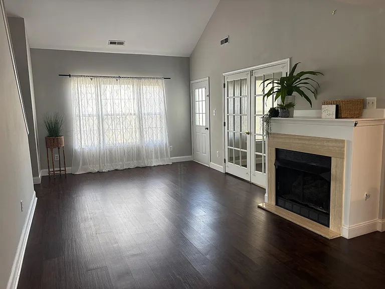 1002 Squirrel Rd — Photo 7