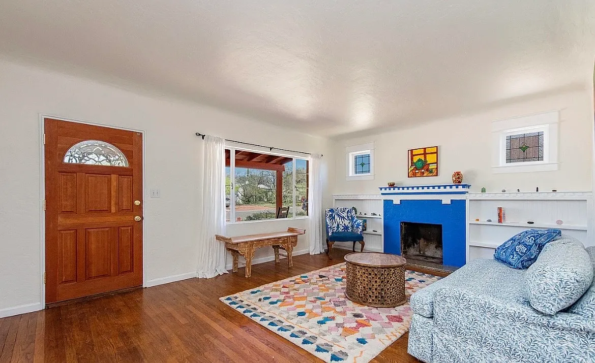 4 bed, 2080 sqft, $3,900 — Photo 3