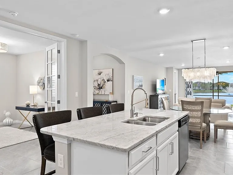 14558 Edgewater Cir — Photo 5