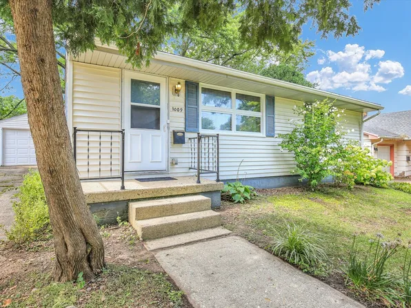 1009 N Busey Ave, Urbana, IL 61801