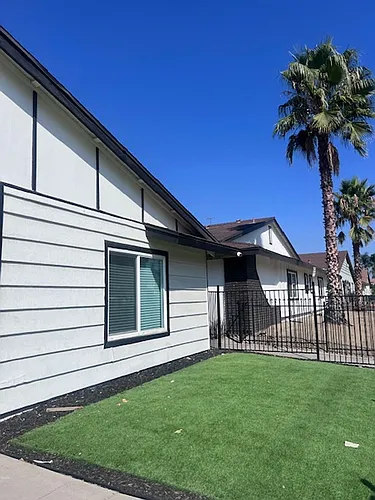 Spacious 1 Bed / 1 Bath Apartment in Colton! Photo 1
