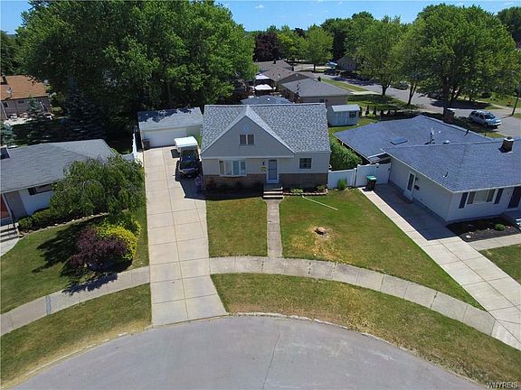 5th image of 32 Coshway Pl