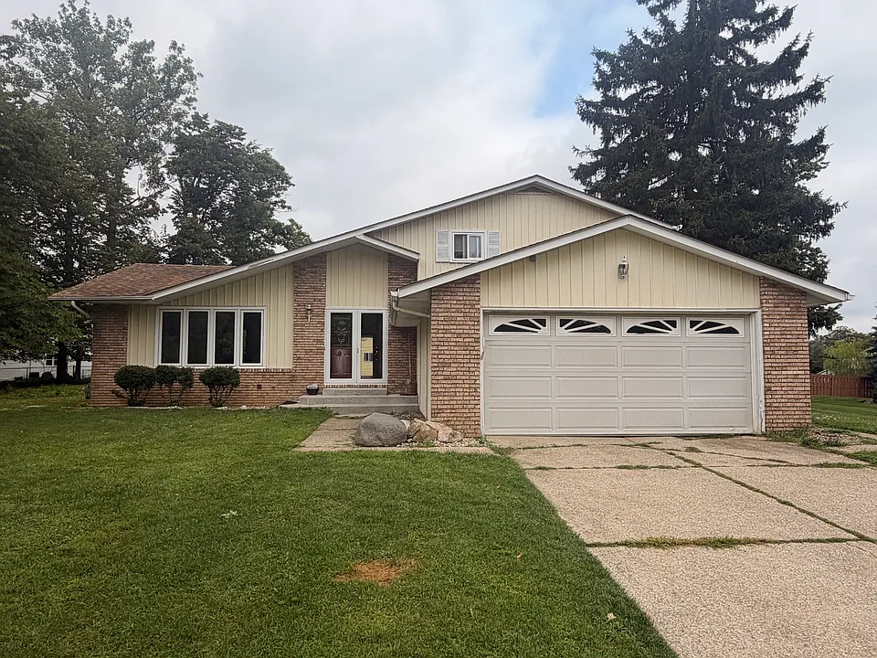 3252 Reckman Ct