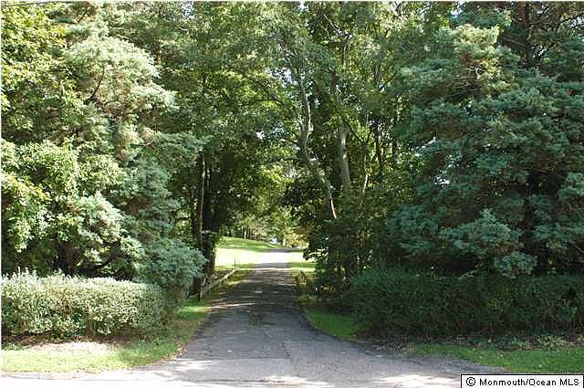 2nd image of 480 Navesink River Road