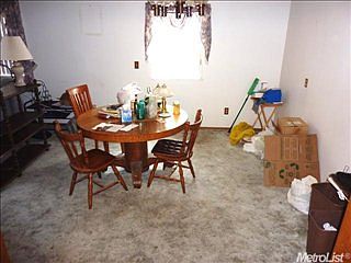 3rd image of 133 Hemlock Dr