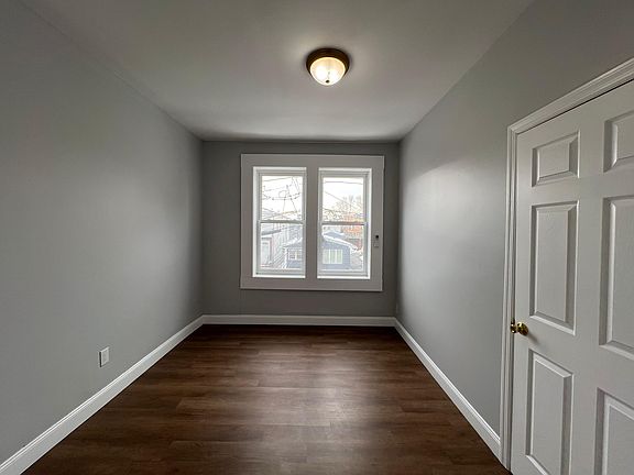 5th image of 935 Pavonia Ave #5