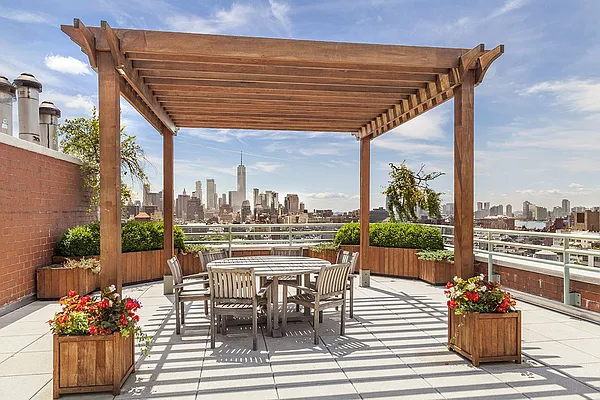 Sold by Stribling | media 8