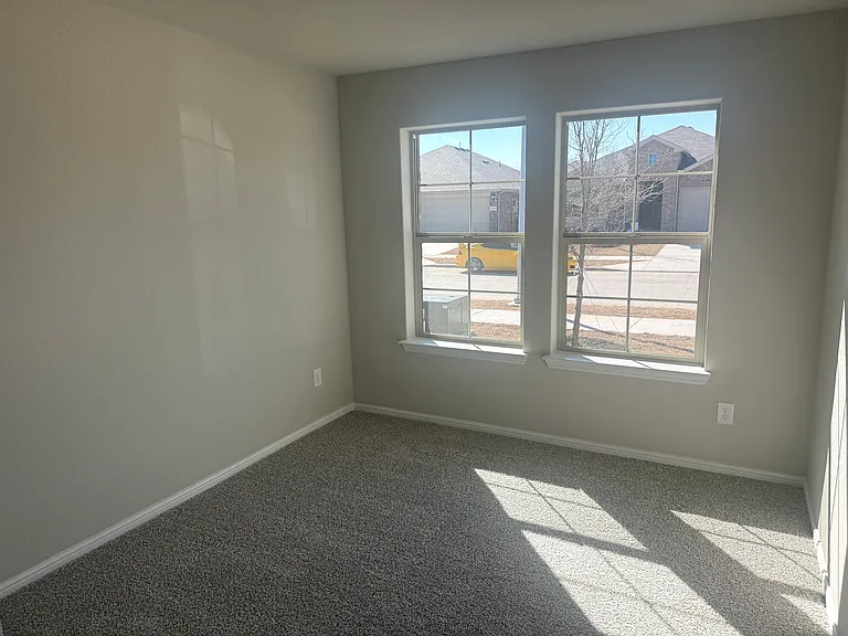 1353 Dillard Creek Dr — Photo 18