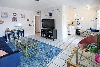 1st image of 734 NE 15th Ct APT 2