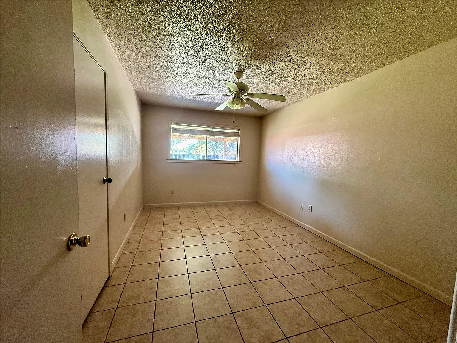 3 bed, 2.0 bath, 1407 sqft, $1,769 — Photo 4