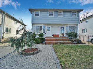 208 Robinson Ave, Staten Island, NY 10312