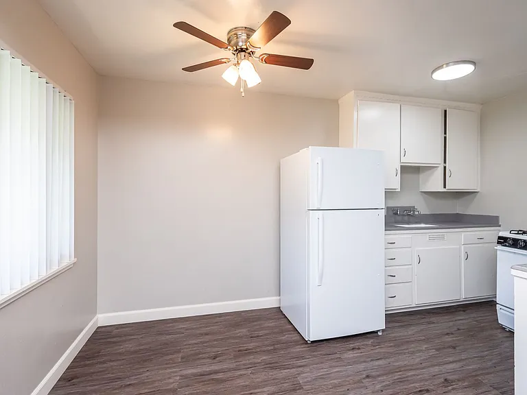 Affordable Living in the Heart of Sacramento! — Photo 24