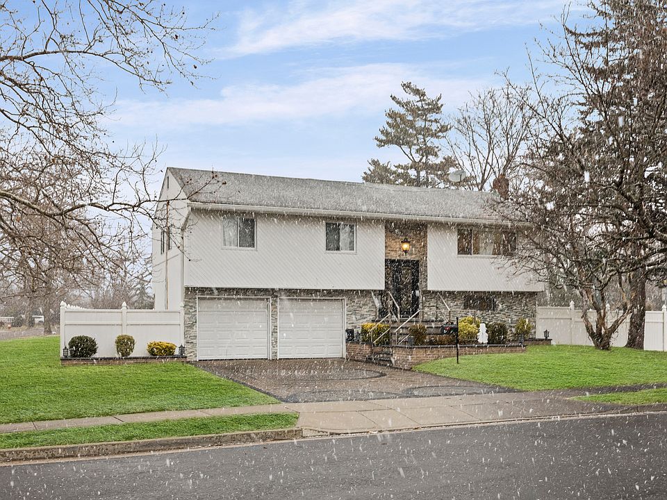 1st image of 18 South Dr