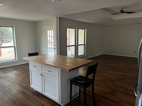 5th image of 902 Branch Creek Dr
