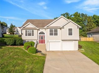 109 Deerfield Dr, Warrensburg, MO 64093