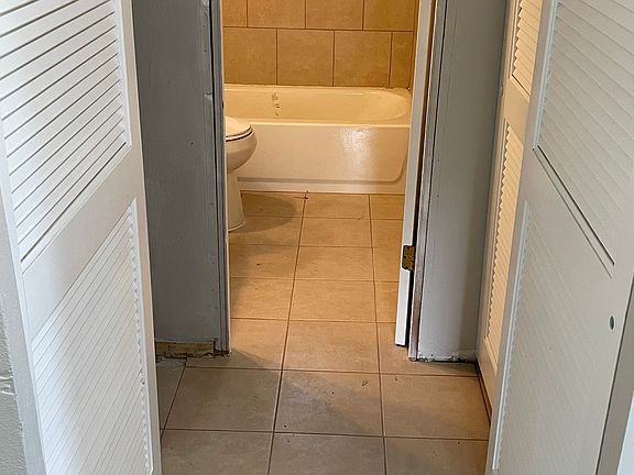 3rd image of 3162 Laverne Dr