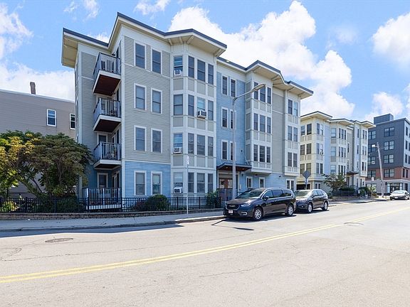 2nd image of 429 Border St APT 6