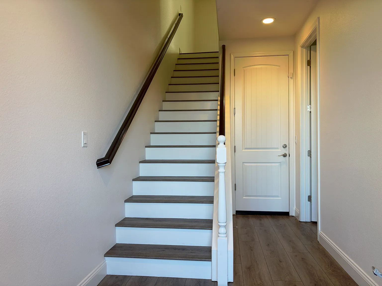 4 bed, 3.5 bath, 2114 sqft, $4,650 — Photo 3