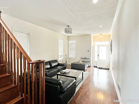 5th image of 70 Boundbrook Dr #1