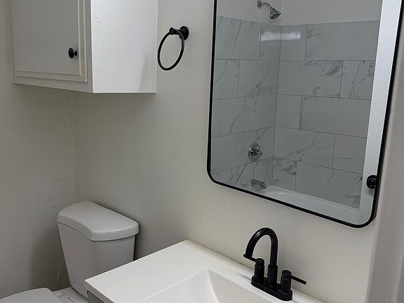 5th image of 544 S Saint Andrews Pl APT 208