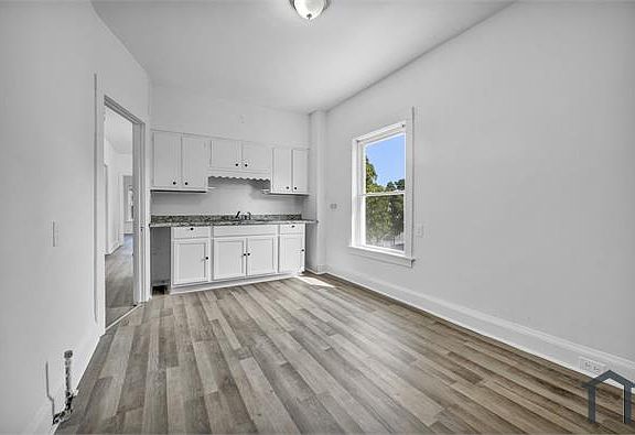 3rd image of 6202 Superior Ave #3