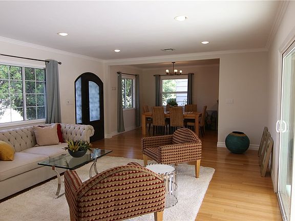 3rd image of 13046 Greenleaf St