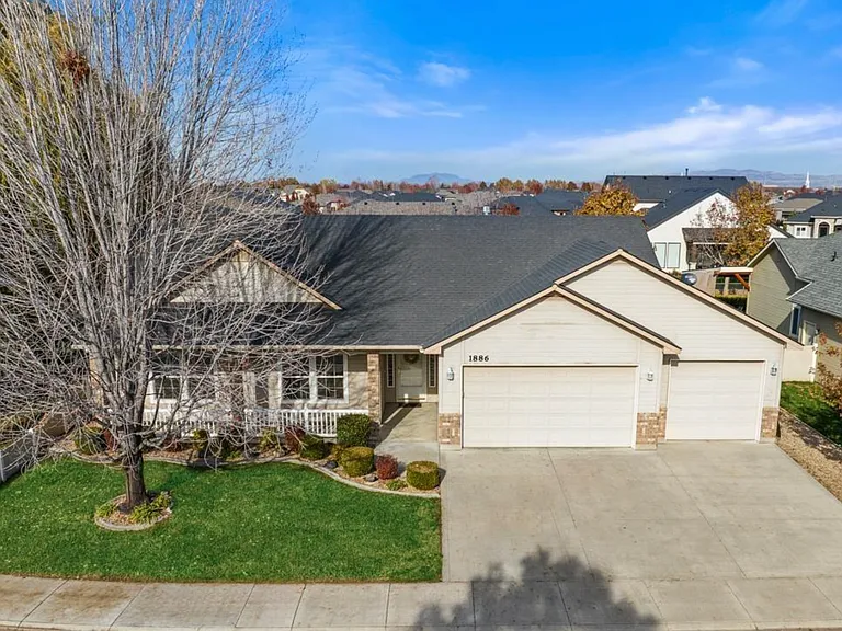 1886 W Bellagio Dr — Photo 1