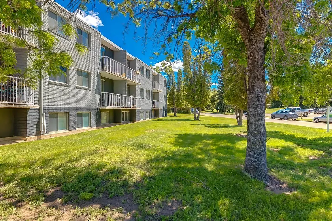 Valleyview Apartments — Photo 1