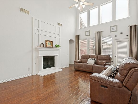 5th image of 822 Shadybrook Dr