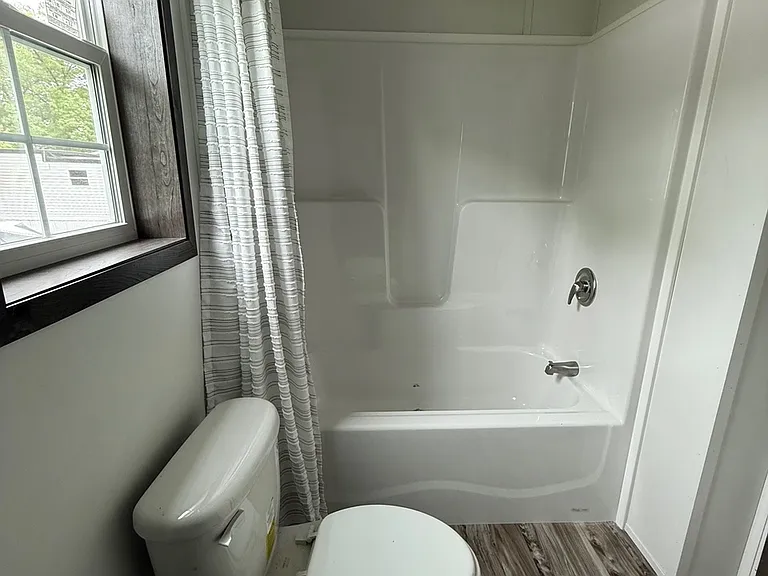 87 Front St — Photo 12