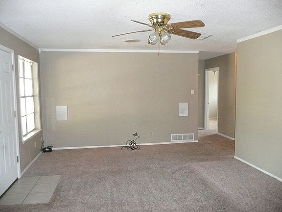 4th image of 1906 Meadowbrook Dr
