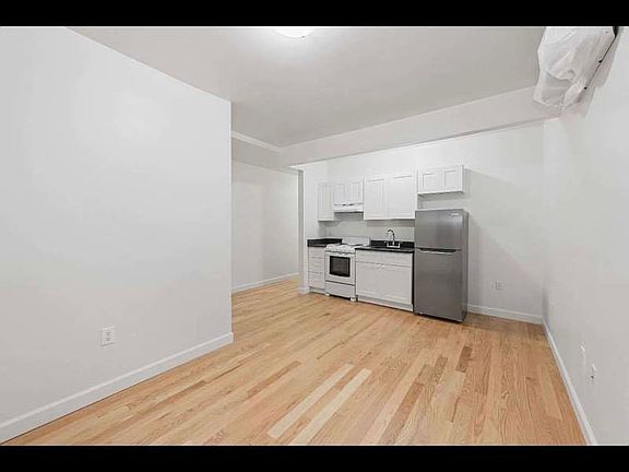 4th image of 39-21 57th St #D1