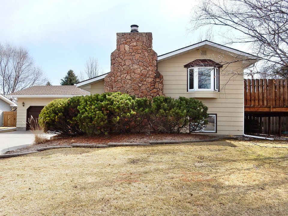 3235 Royal Dr, Grand Forks, ND 58201 Zillow
