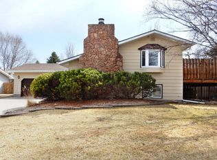 3235 Royal Dr, Grand Forks, ND 58201