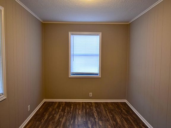3rd image of 133 Louie St