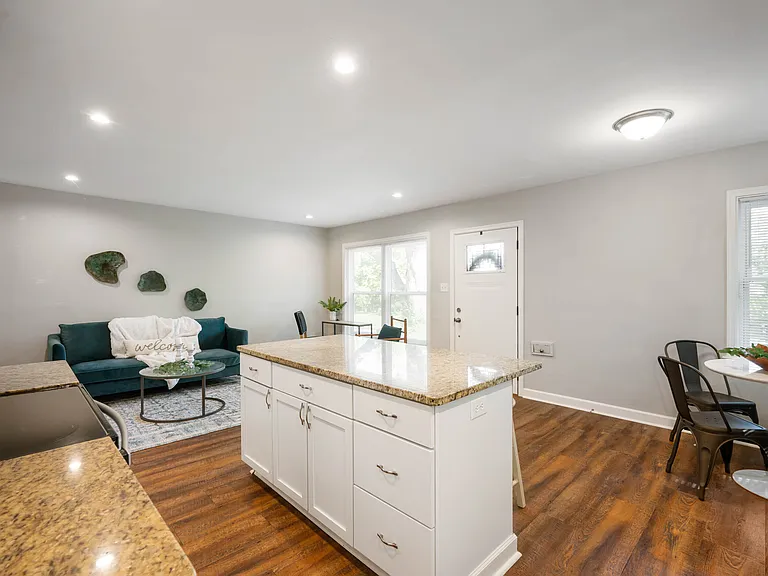 5245 E Market St — Photo 9