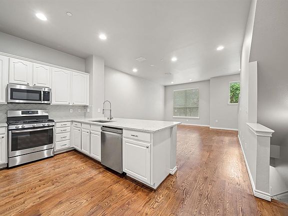 3rd image of 4315 Holland Ave #7