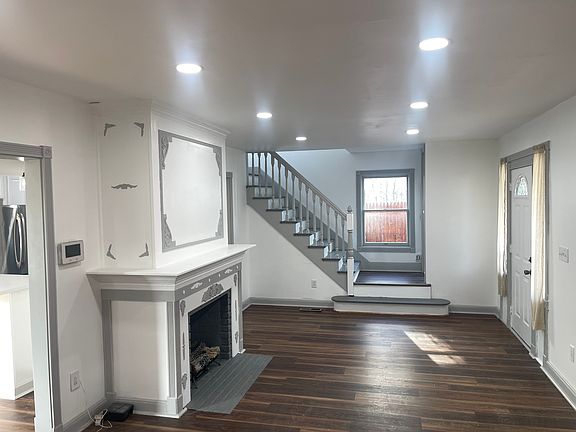 2nd image of 329 Amsterdam Ave