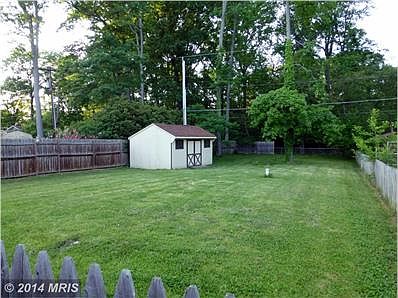 LARGE LEVEL FENCED YARD BACKS TO COUNTY PARK