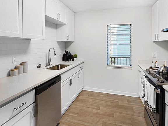 5th image of 804 Fairmaiden Ln #403