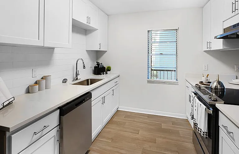 The Easton Apartments — Photo 6