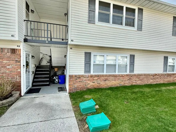 4 Texas Ct APT D, Matawan, NJ 07747