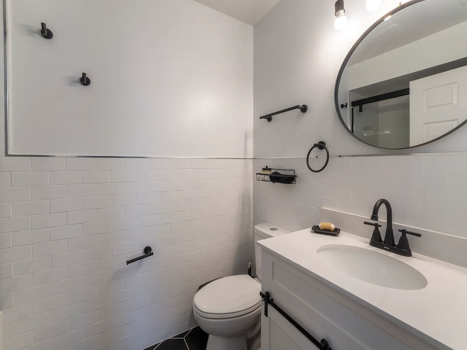 3 bed, 1400 sqft, $3,200 — Photo 2