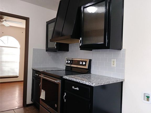 4th image of 2921 Fern Glen Dr