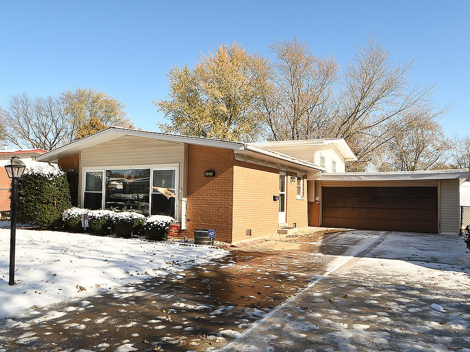 1st image of 427 Arquilla Dr