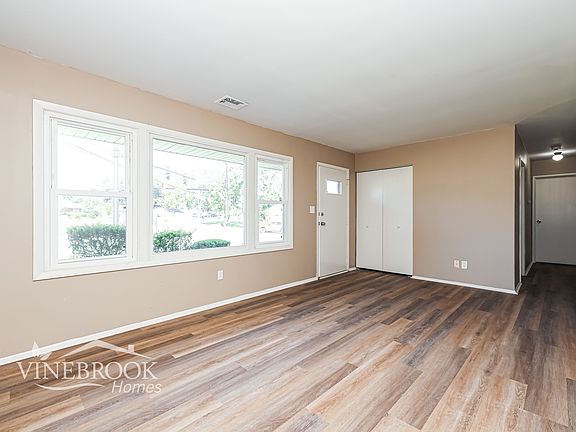 2nd image of 3003 E Dorothy Ln
