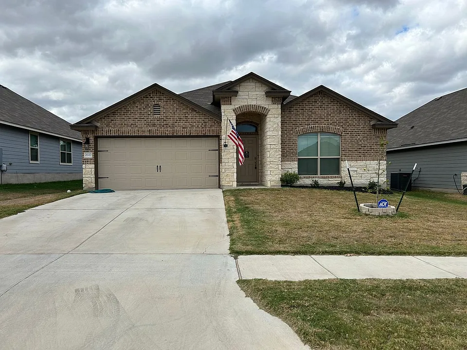 2317 Aylesbury Dr